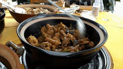 龙凤呈祥蛇鸡煲,围埋一齐打边炉.