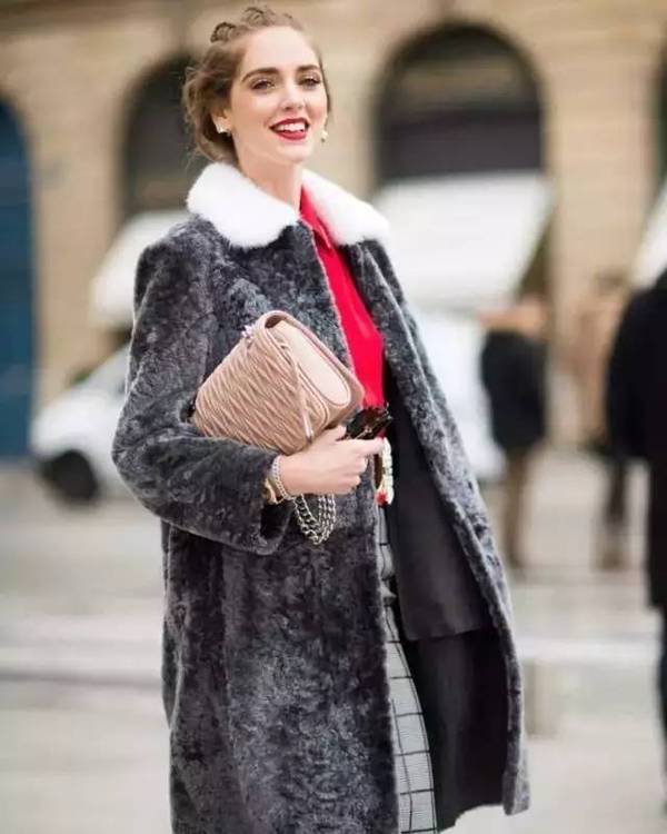 皮草马甲怎么搭配好看 a3xrrq01382061683405.jpeg