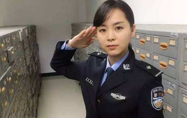 连龙的最后一个敬礼 全国警察这样回敬