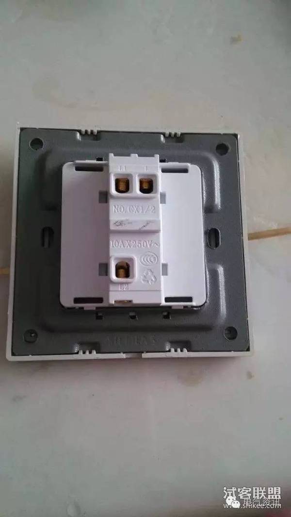 什么是双开开关 a6yxra0181773622946.jpeg