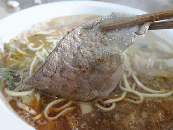 什么虾丸,鱼丸,牛肉丸,虾糕,虾饺,甜不辣.一样来一串.