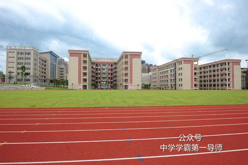 6 广西玉林高中 玉林高级中学是广西壮族自治区高级重点中学,全国精神
