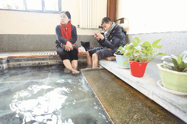这么大的池子可同时容纳多人泡汤, 闺蜜聚会,再合适不过了.