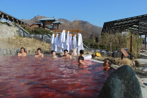 辉县市惊现全国罕见火山地热温泉 引发众多媒体赞叹