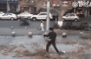 外媒为什么对这段视频迷得不行?