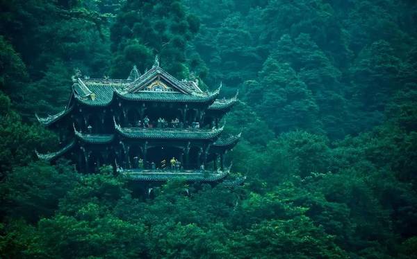 青城山下白素贞,告诉你白娘子得道成人的秘密