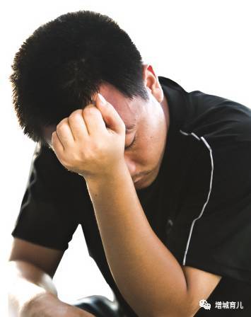 四岁女孩被打晕5天不醒, 奶奶说的话让妈妈伤心欲绝