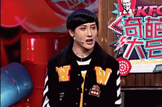 刘梓晨坚称没整容当场验脸,结果被《奇葩大会》怼的好惨啊.