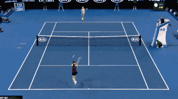 ▼赛点球gif动图,奥斯塔彭科回球下网.