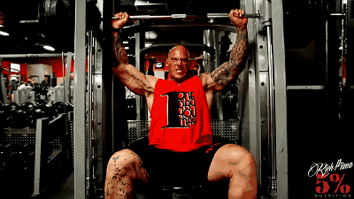 最近,英国的一位名叫 martynford的肌肉大咖可谓红遍欧美健身圈,不仅