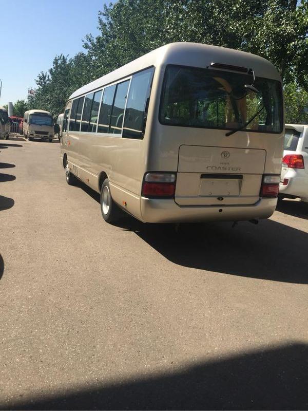 丰田系中唯一的中巴车 开车像宝马 座车赛奔驰