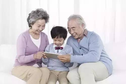 梦境解析，当怀的孩子与褥子上流下的血交织——一场关于失落与重生的梦境之旅