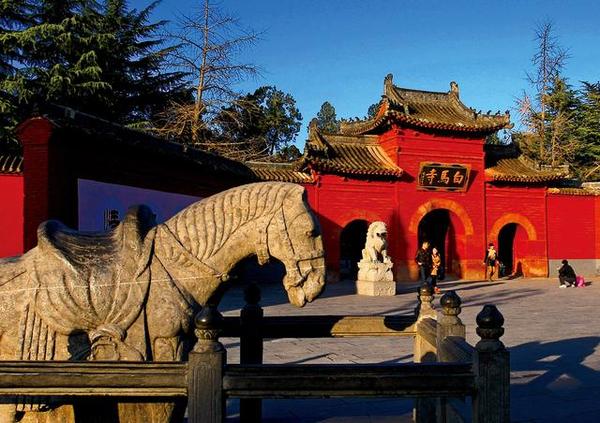 佛教在中国扎根,传播最初的二百年,整个过程都与白马寺息息相关.
