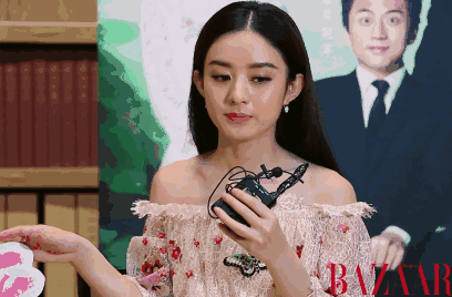 回击黑粉,或说感谢你让我更坚强,或愤怒相对,可当赵丽颖说