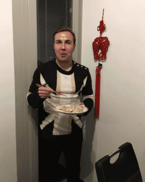 德国人跪舔神秘食物,格策:我会包饺子了!