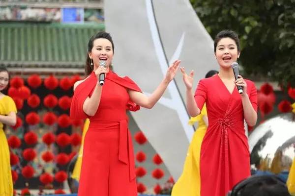 王雅洁,郭芳芳