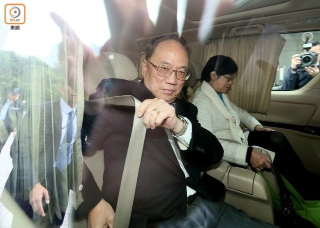 曾荫权中午离开香港高等法院