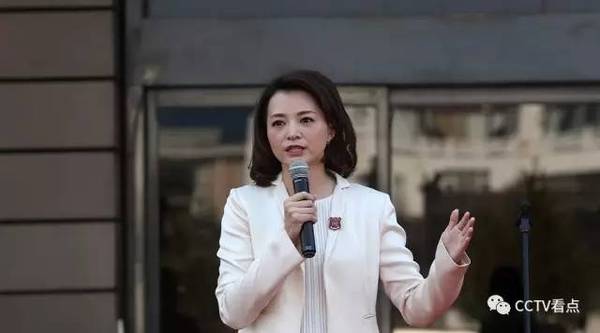 本人是一名主播,手机直播唱歌怎样才可以加音效让声音好听,哪位知道怎样解决吗?