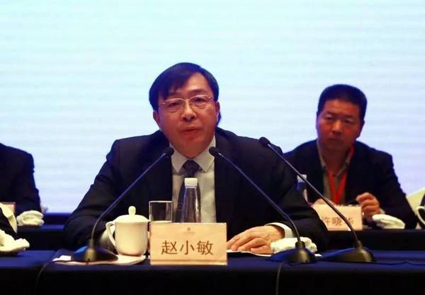 各民主党派,各人民团体致贺辞 省工商联党组成员,副主席赵小敏致辞