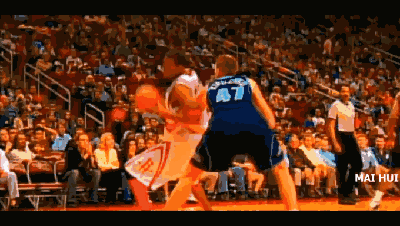 nba的球员技术基本功好不好,球练的够不够勤奋,看左手的运球和投篮就