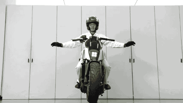 搞自平衡摩托车怎么能少得了本田大法呢?