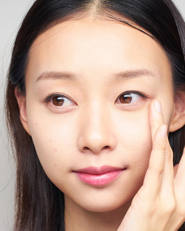 欧莱雅2017迎新妆容 24k金唇彩专柜试色!