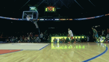 12 扣篮大赛 冷振铎第一扣:49分 孙铭徽第一扣:50分 孙铭徽第二扣:50