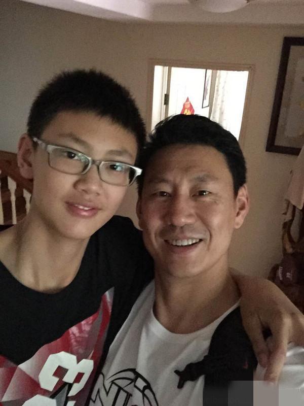 李楠儿子14岁身高2米04,单挑战胜爸爸,已经确定会为国