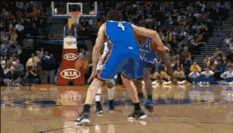 点赞~ 【篮球帝】微信最全篮球gif图库 长按下方二维码,识别,关注