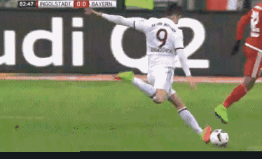 最终,拜仁客场2球战胜因戈尔施塔特 出场阵容 拜仁慕尼黑:诺伊尔;拉姆