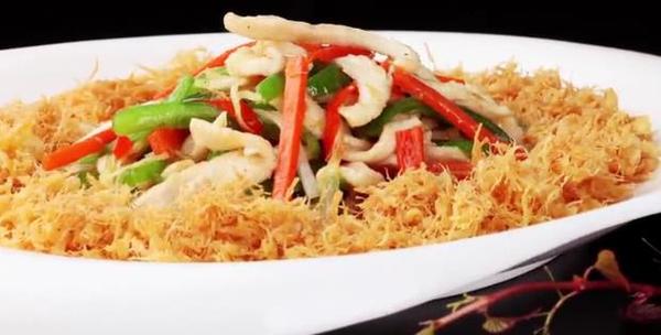 快速搞定午餐之炸蛋丝滑鸡丝的做法