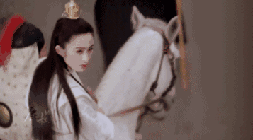 津津有味地看完《魔教教主》,武打招式和五毛钱特效都会过期,对