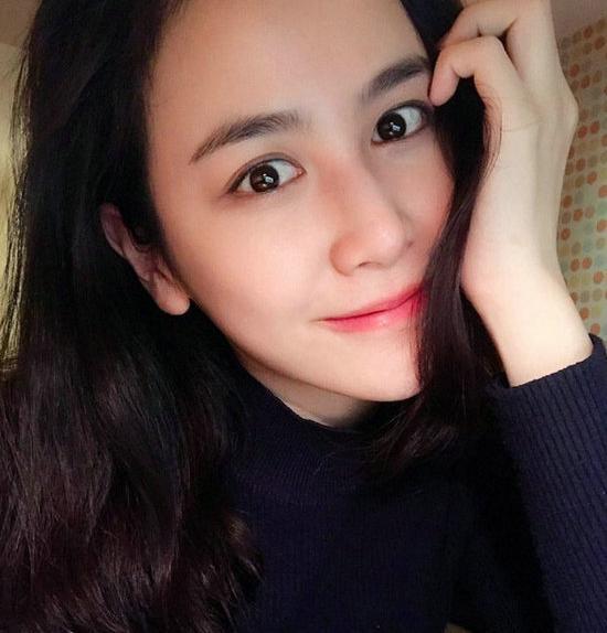 湖大校花王玥敏高难度一字马 素颜照走红网络