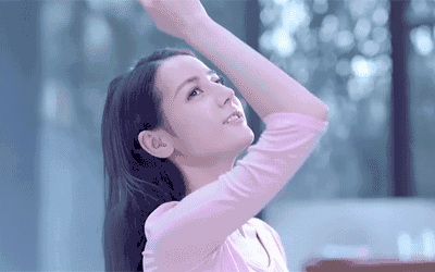 榜单里面值得注意的是,迪丽热巴妹子排名很靠前啊~~~ 漂亮的李慧珍于