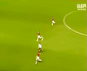 玩坏弗莱彻,戏耍海因策,羞辱埃弗拉,卡卡就是在这场比赛封神的