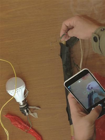 老汉自制电击器电死他人 杀人前专门用鸡做试