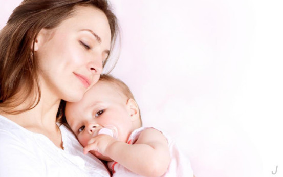 拍奶嗝的正确方法 a19n7k59877363027405.jpg