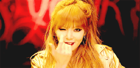 李小璐穆模仿的这位性感小野马可比她会整多了!