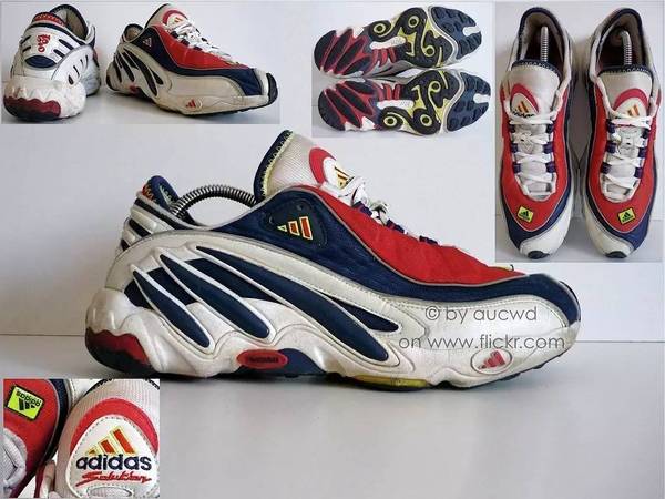 runner的鞋款,会瞬间把我们拉回到90年代,图片中的这双adidas跑鞋叫做