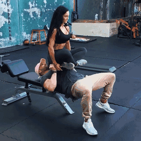 情人节健身房的