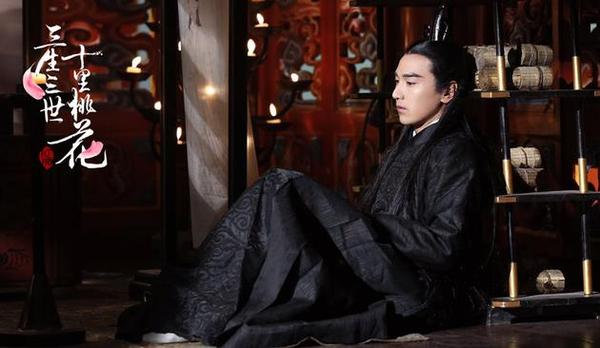 杨幂赵又廷拥吻 让夜华君逆袭还有侧颜杀