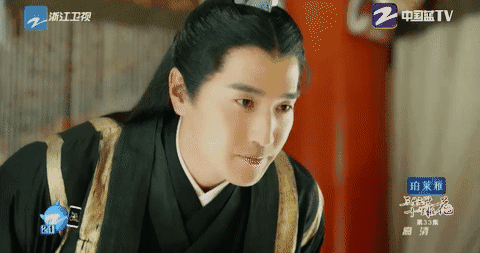 素锦又作怪 夜华狂翻白眼满脸嫌弃气场两米八