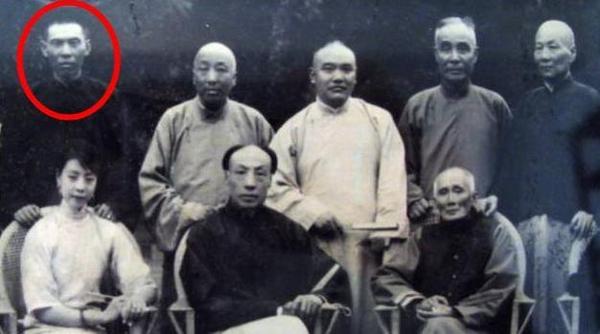 上海皇帝杜月笙的传奇一生5个老婆,年开支近20亿