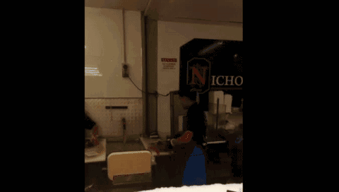 悉尼著名鱼市餐厅残忍虐杀龙虾被控虐待动物遭罚-新闻