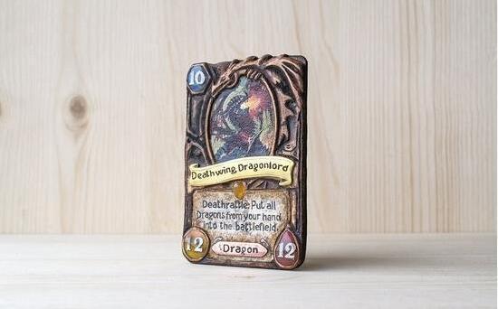真爱粉精心制作《炉石传说》工艺品卡牌 以假乱真