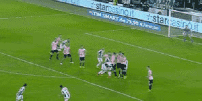 分钟,皮亚察禁区左肋连续过人后横传,波萨韦茨出击解围打在赫迪拉身上