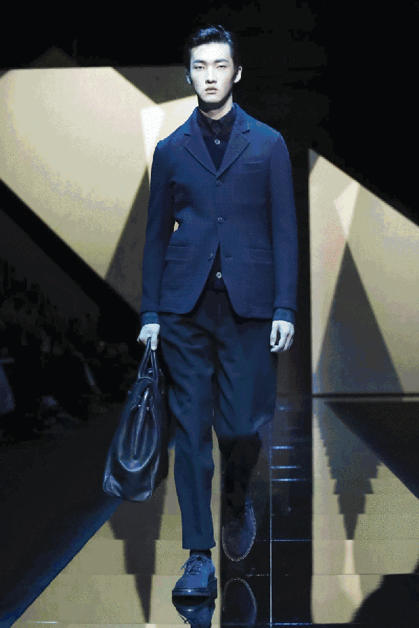 giorgio armani 2017秋冬男装秀场上的国模小鲜肉:王弘宇!