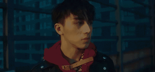 少年偶像许魏洲的寻光之旅