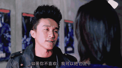 ▼呢个造型叫"阿诺舒华生力啤"哈哈哈 恶搞《未来战士》
