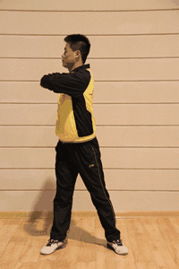 1,热身应该拉伸的肌肉——大腿后部,大腿内侧,小腿,背部; 2,热身需要